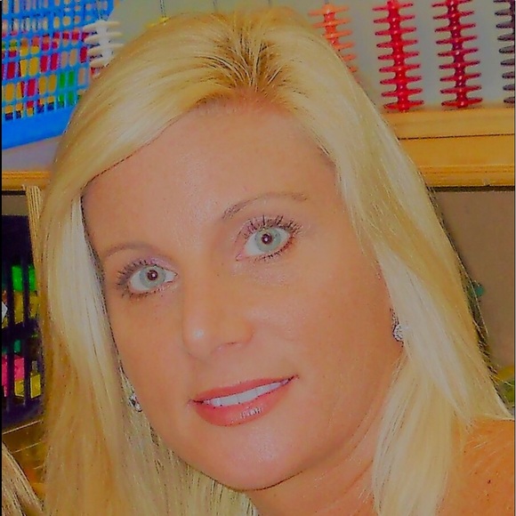 Meet your Posher, Stephanie - Picture 5 of 8